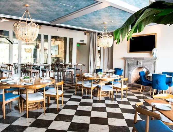 Quince Riverside, Fort Worth — dining room with Otium-designed 1 SOUND audio